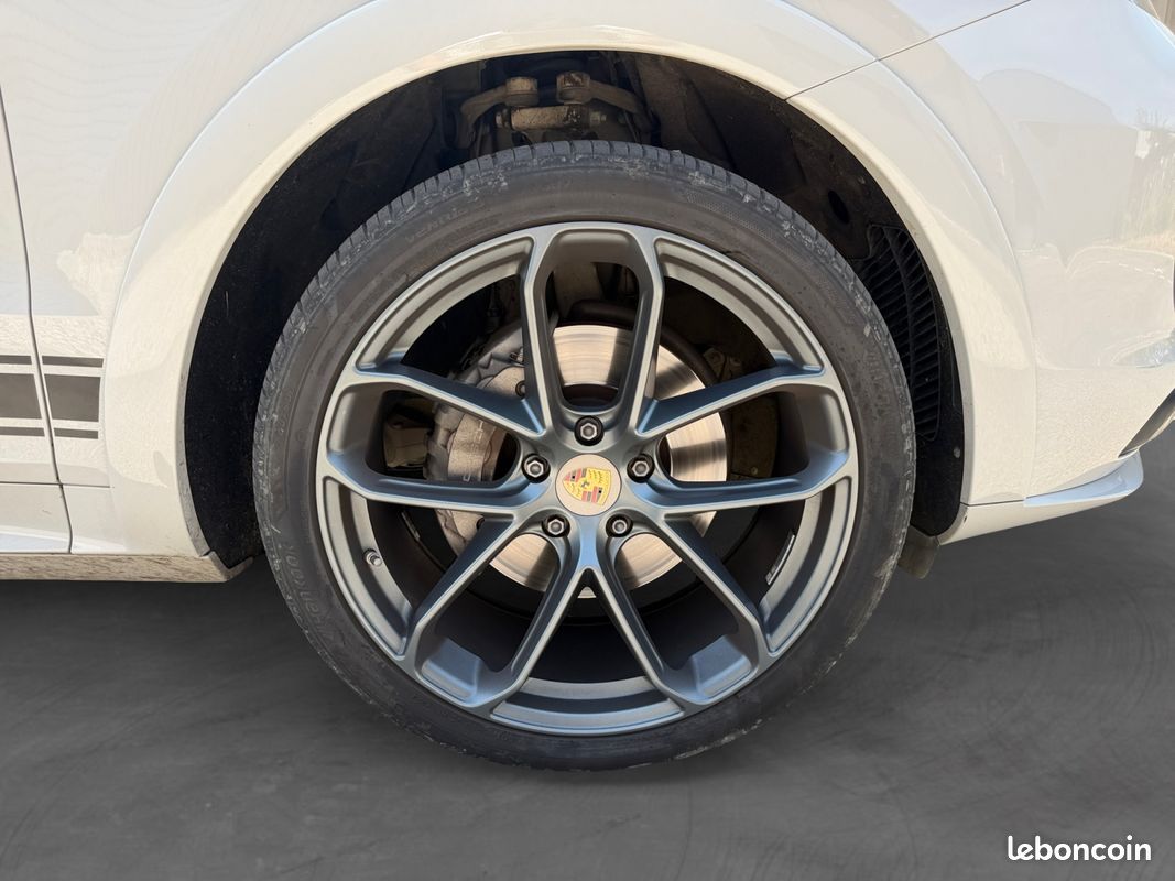 PORSCHE CAYENNE 3.0 V6 E-HYBRID COUPE PLATINIUM EDITION 462Ch Garantie 12 mois (image 21)