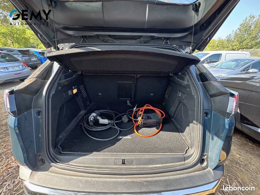 PEUGEOT 3008 Hybrid 225 e-EAT8 GT (image 6)