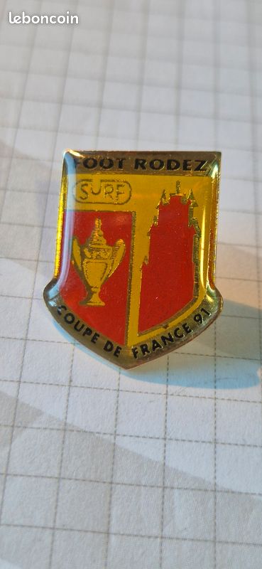 Pin's FOOT RODEZ COUPE DE FRANCE - Collection