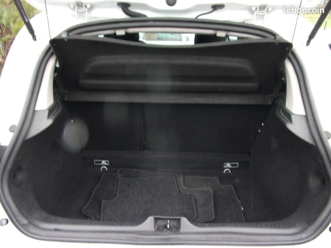 Renault Clio IV dCi 75 eco2 Life (image 12)