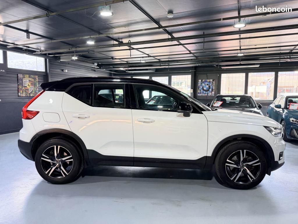 VOLVO XC40 D4 AWD 190 ch Geartronic R-Design- Toit ouvrant- Harman/Kardon- Keyless (image 2)