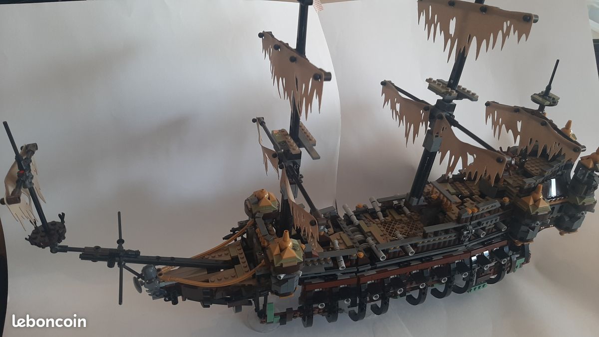 Lego 71042 Silent Mary+ BH Salazar+ Boussole Jeux Jouets