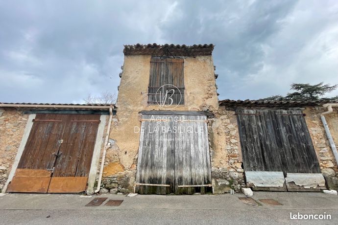 https://img.leboncoin.fr/api/v1/lbcpb1/images/c5/98/c7/c598c7423c887d687f08a5df39ba6bba5e6d4f0f.jpg?rule=ad-image