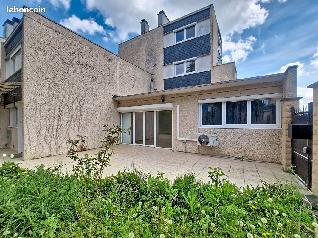 Maison 5 pièces 100 m² · à Épinay-sous-Sénart · 100 m² · 244 000 €