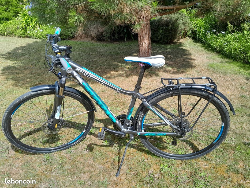 Velo femme VTC giant 