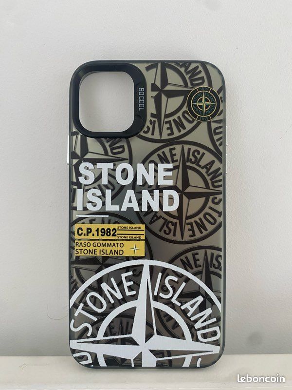Coque IPhone Style Stone Island - Noir, Compatible Modèles 11 à 16 Pro, Protection Magsafe