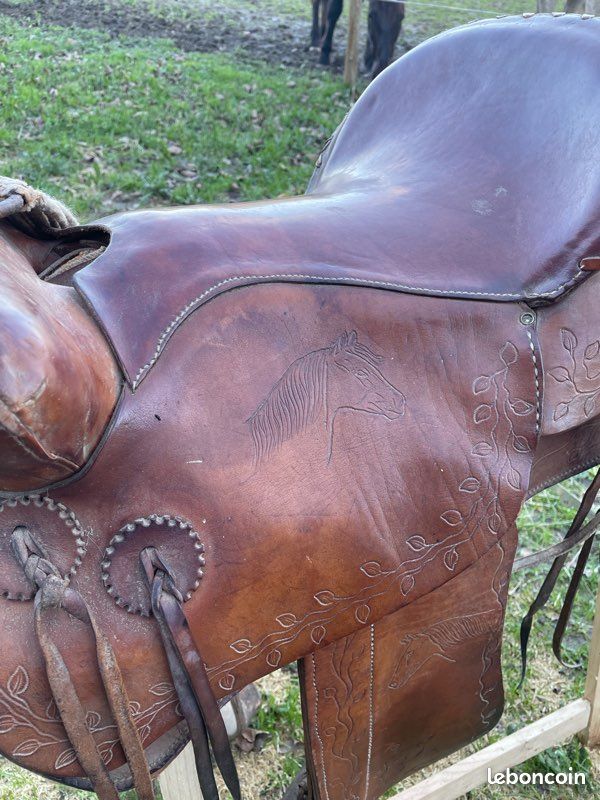 Ancienne selle de cheval western (cow-boy) Canon en cuir