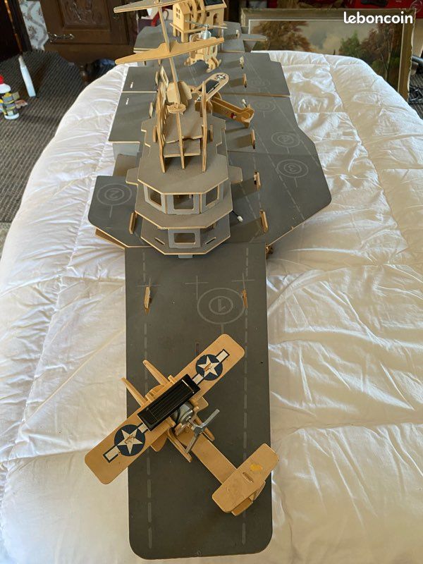 Porte avion solaire (image 4)
