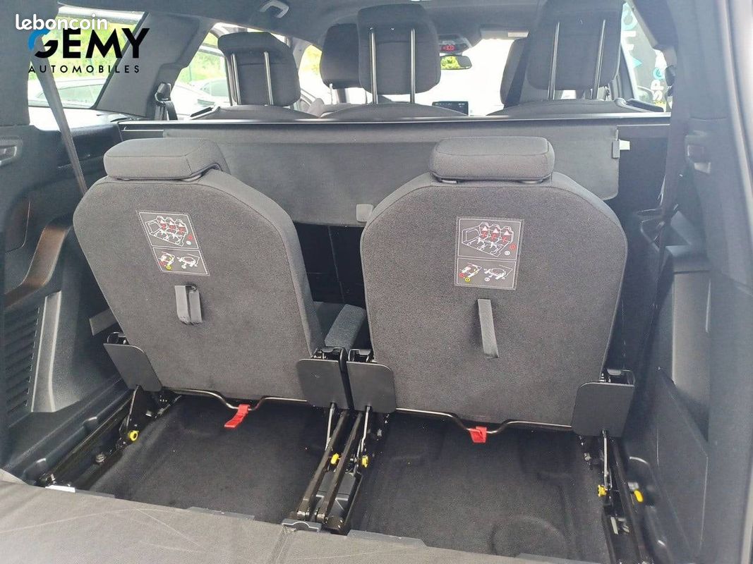 PEUGEOT 5008 Hybrid 136 e-DCS6 Active Pack (image 12)