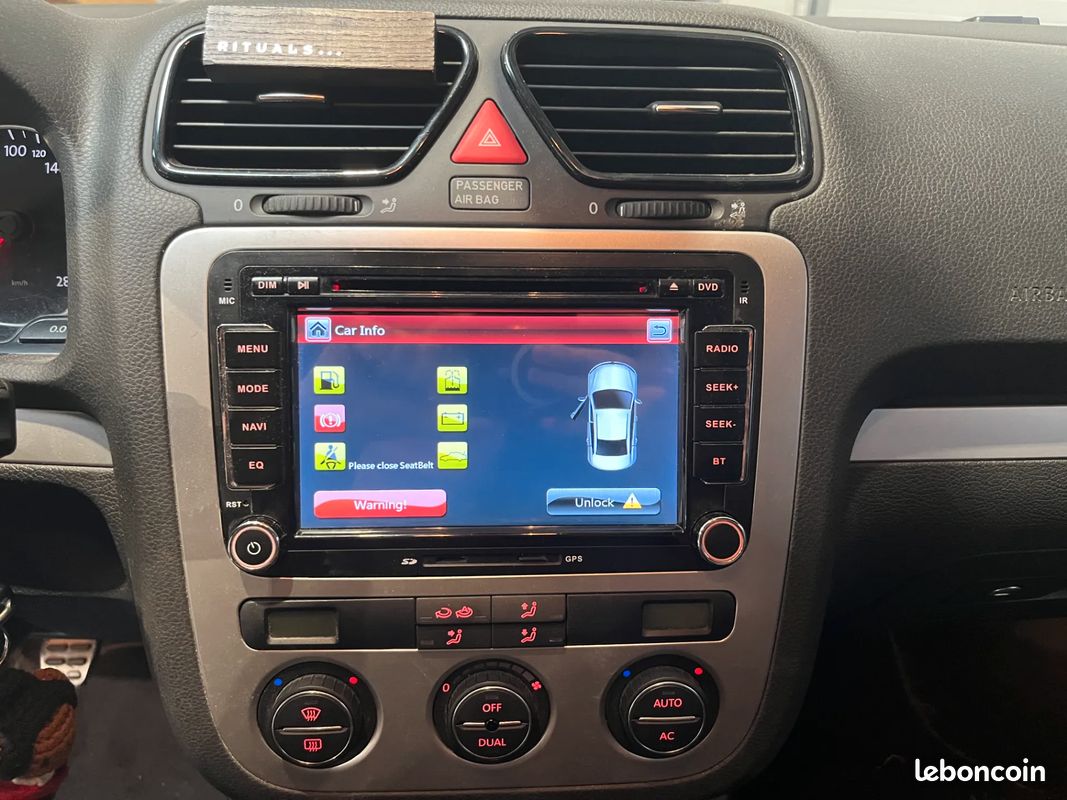 VOLKSWAGEN Scirocco 1.4 TSI 160ch Sportline - 2009 - DYNAUDIO - Projecteur Bi-Xenon (image 14)