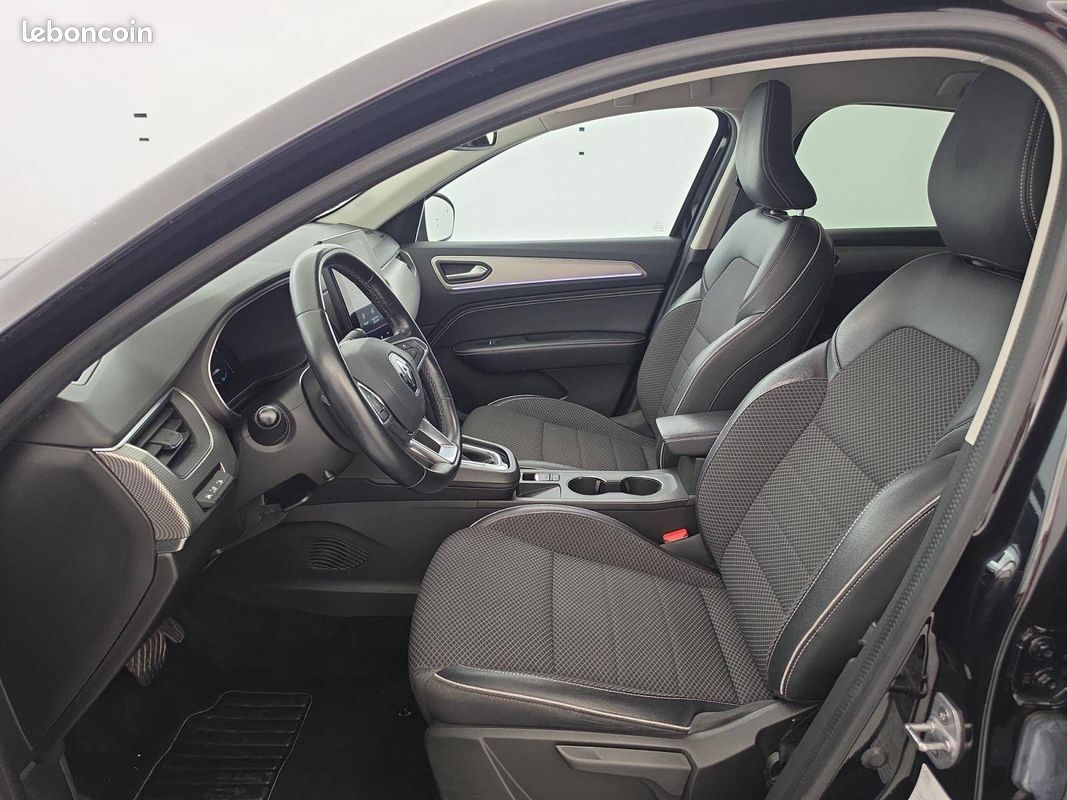 RENAULT Arkana E-Tech 145 - 21B Intens (image 9)