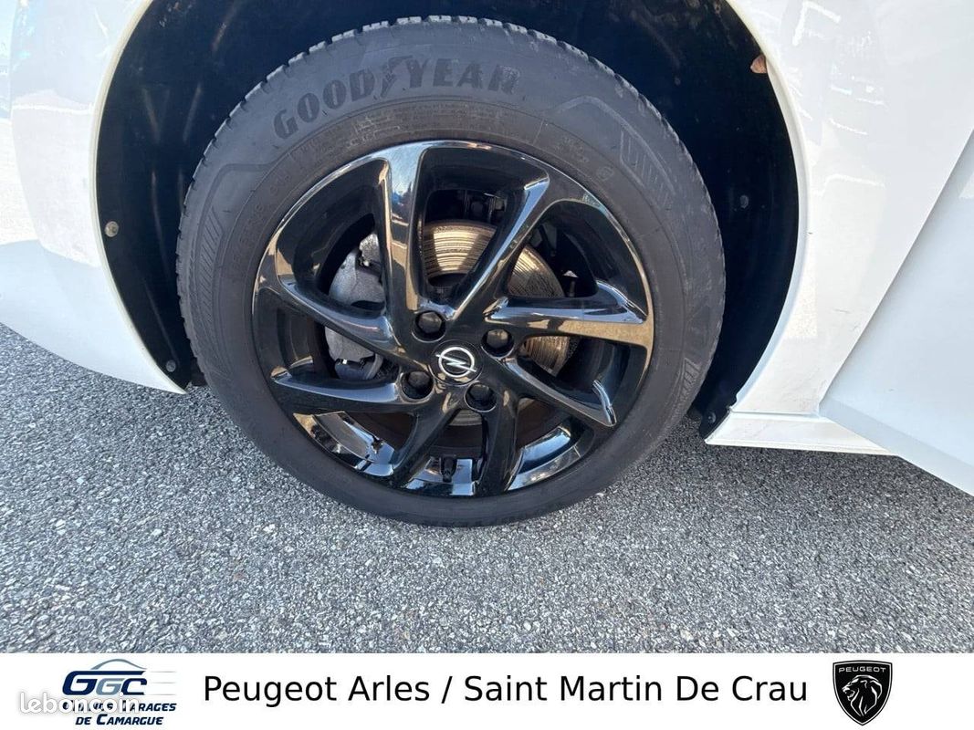 OPEL Corsa 1.2 Turbo 100 ch BVM6 GS (image 12)