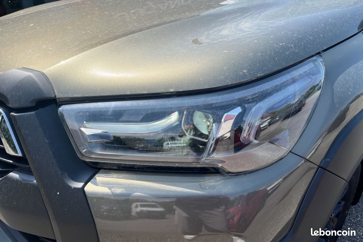 Toyota Hilux 2.8 204 BVA INVINCIBLE 4PL (image 16)