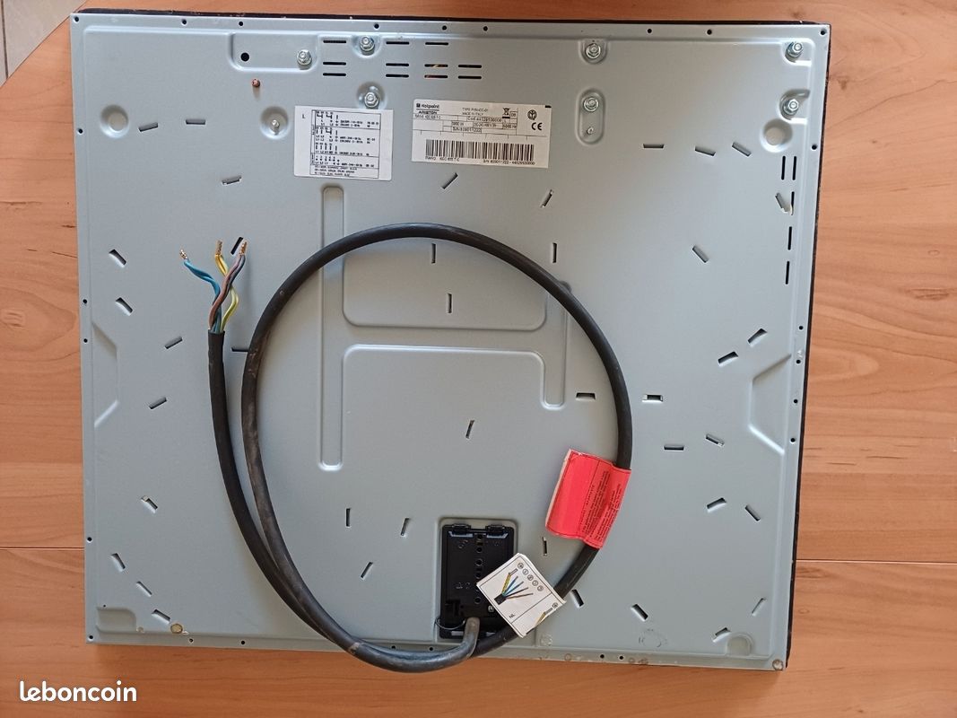 Plaque de cuisson vitrocéramique Hotpoint/Ariston (image 5)