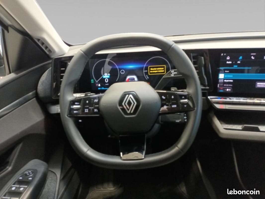 Renault Mégane E-TECH EV40 130ch standard charge Equilibre (image 11)