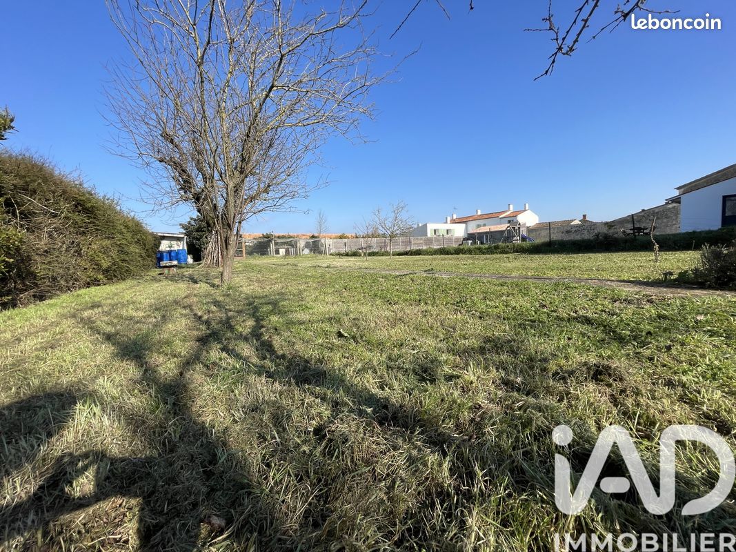 Terrain 714 m² · à Sainte-Soulle · 714 m² · 145 000 €