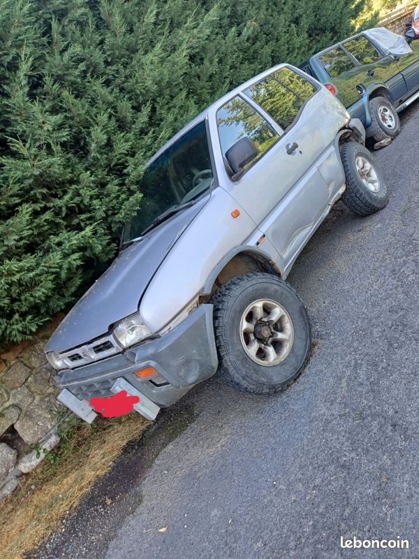 Nissan Terrano 2 (image 1)