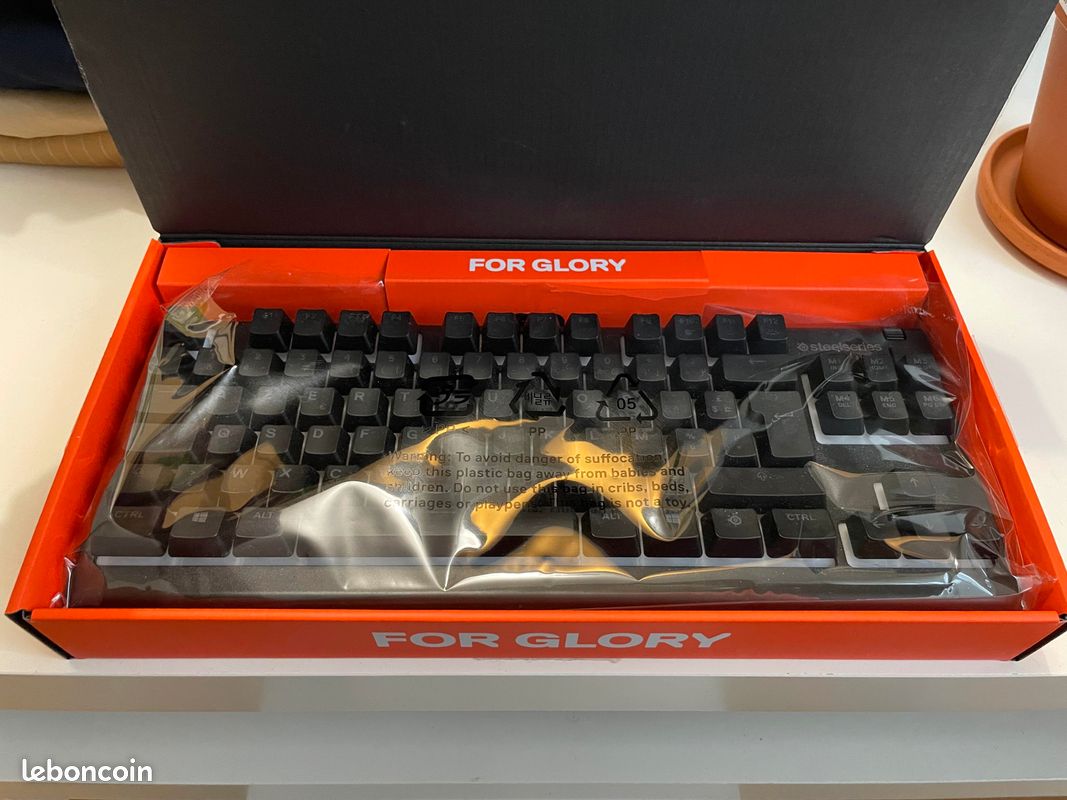 Clavier Steelseries APEX 3 TKL (image 2)