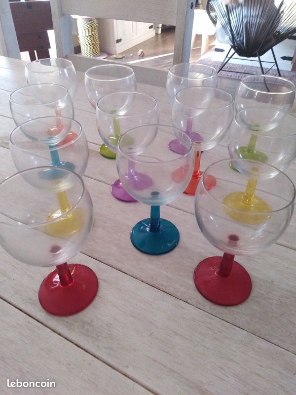 Verres à vin (image 1)