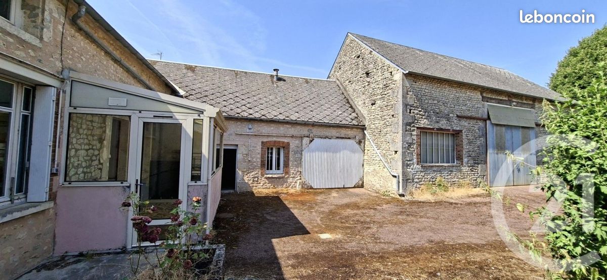 Maison 4 pièces 100 m² · à Neuvy-en-Dunois · 100 m² · 98 000 €