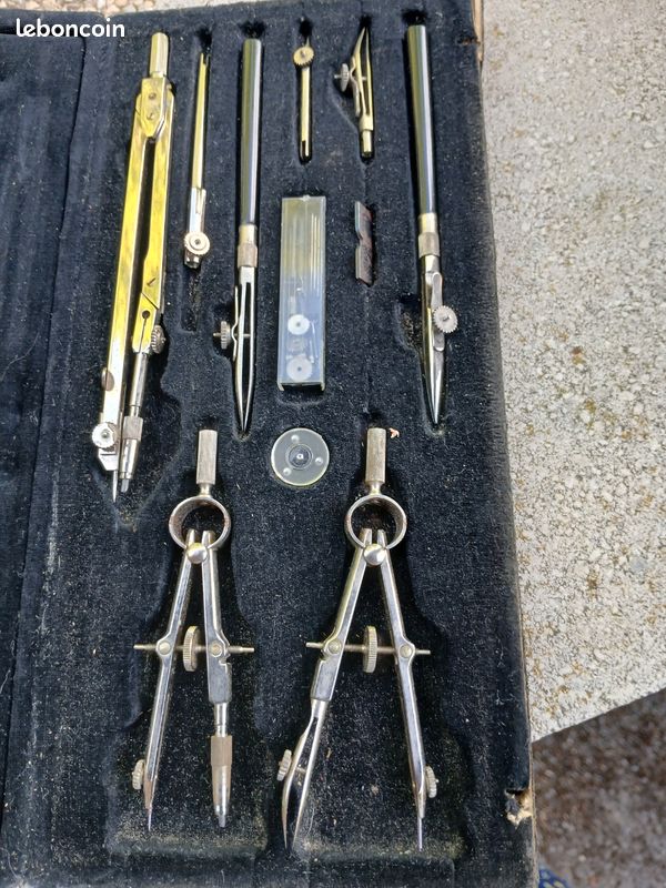 Ancien Compas En Laiton - Outil Vintage De Mesure, Numéro 24