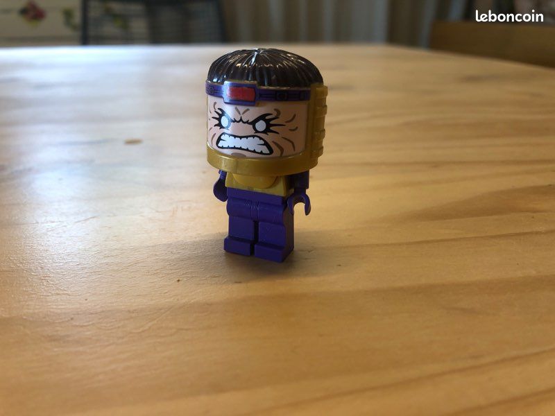 Lot de figurines lego DC Comics (image 2)