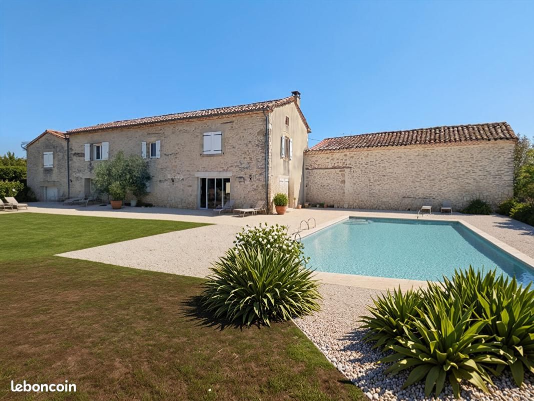 Maison 9 pièces 308 m² · à Fénols · 308 m² · 770 000 €