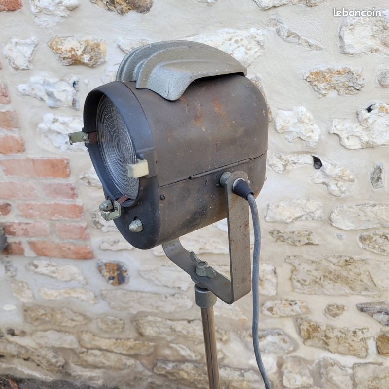 Ancien projecteur Lita avec trépied vintage (image 8)