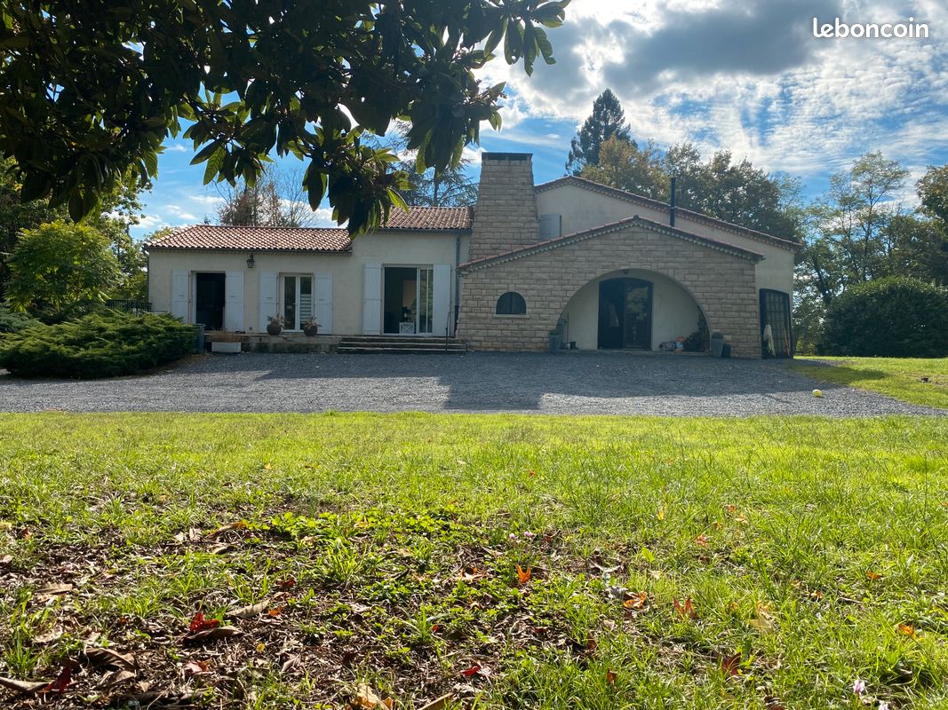 Maison 7 pièces 230 m² · à Nogaro · 230 m² · 398 000 €