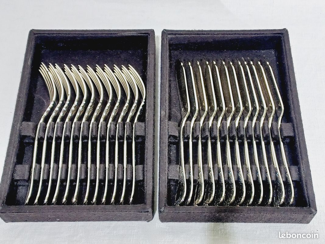 Christofle ménagère en métal argenté modèle Marly de 85 p... - 86153323-311 Christofle ménagère en métal argenté modèle Marly de 85 p... - 86153323-311