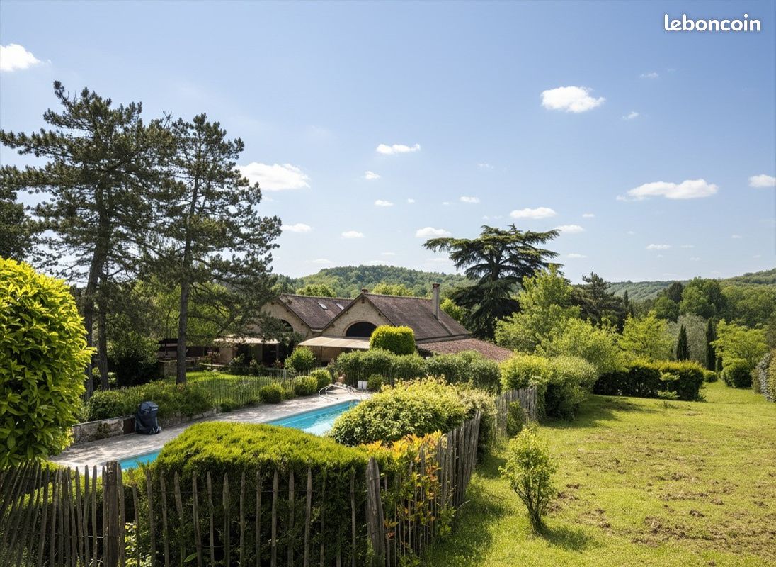Maison 10 pièces 217 m² · à Cahors · 217 m² · 520 000 €