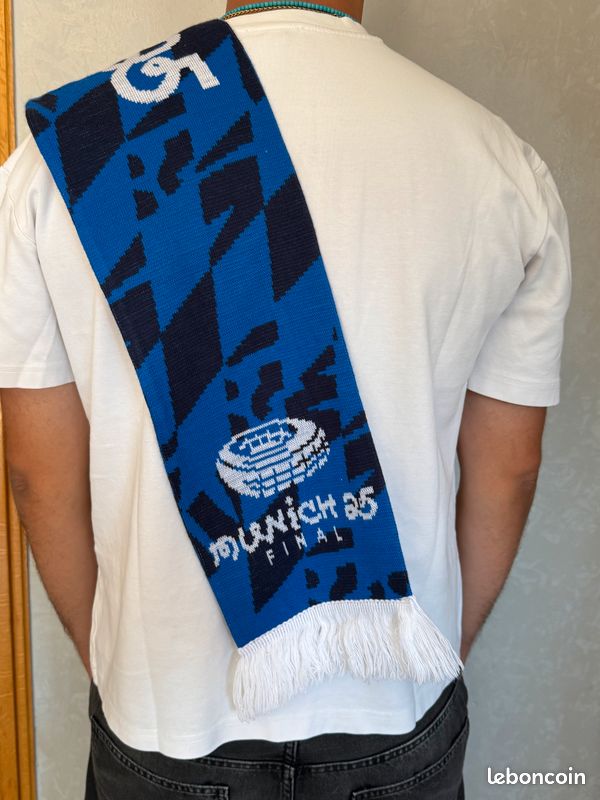 Écharpe PSG X Inter Milan Japan Tour 2023 – Édition Limitée – Bleu – Unisexe