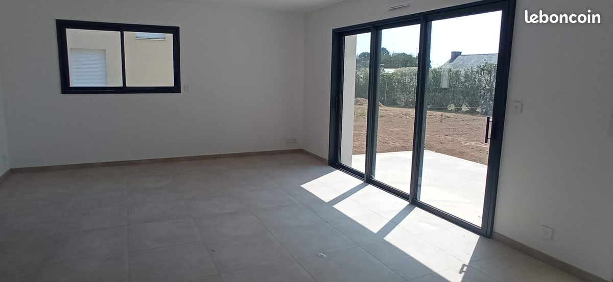 Maison contemporaine à la campagne (image 2)