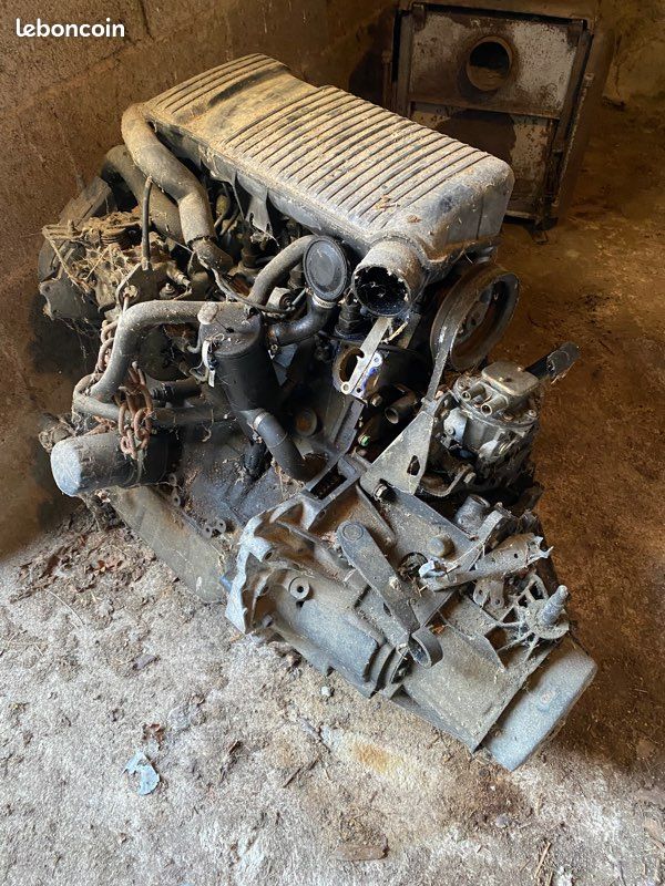 Moteur 10CV2Y (image 1)