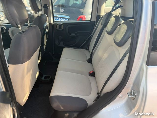 Fiat Panda 1.2 LOUNGE 5 PORTES 69CH (image 8)