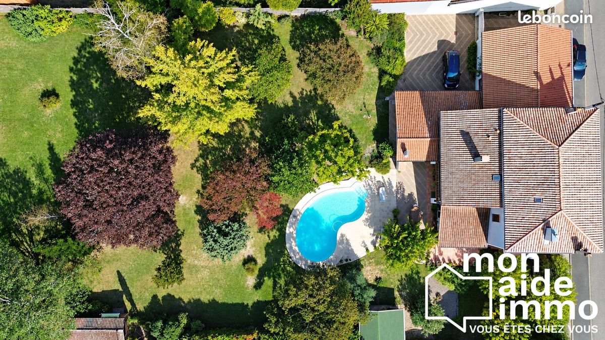 Maison 8 pièces 275 m² · à Grignols · 275 m² · 431 600 €