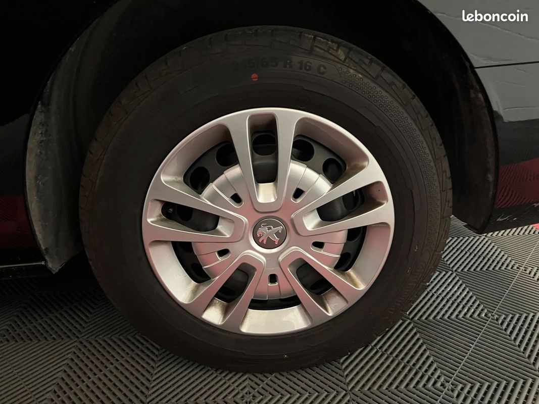 Peugeot EXPERT Urban Compact (image 34)