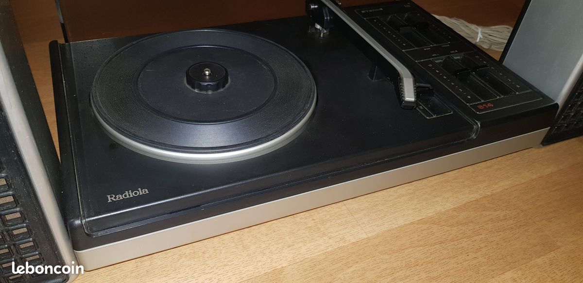 ② Tourne disque Radiola et baffle Vintage - Platenspelers