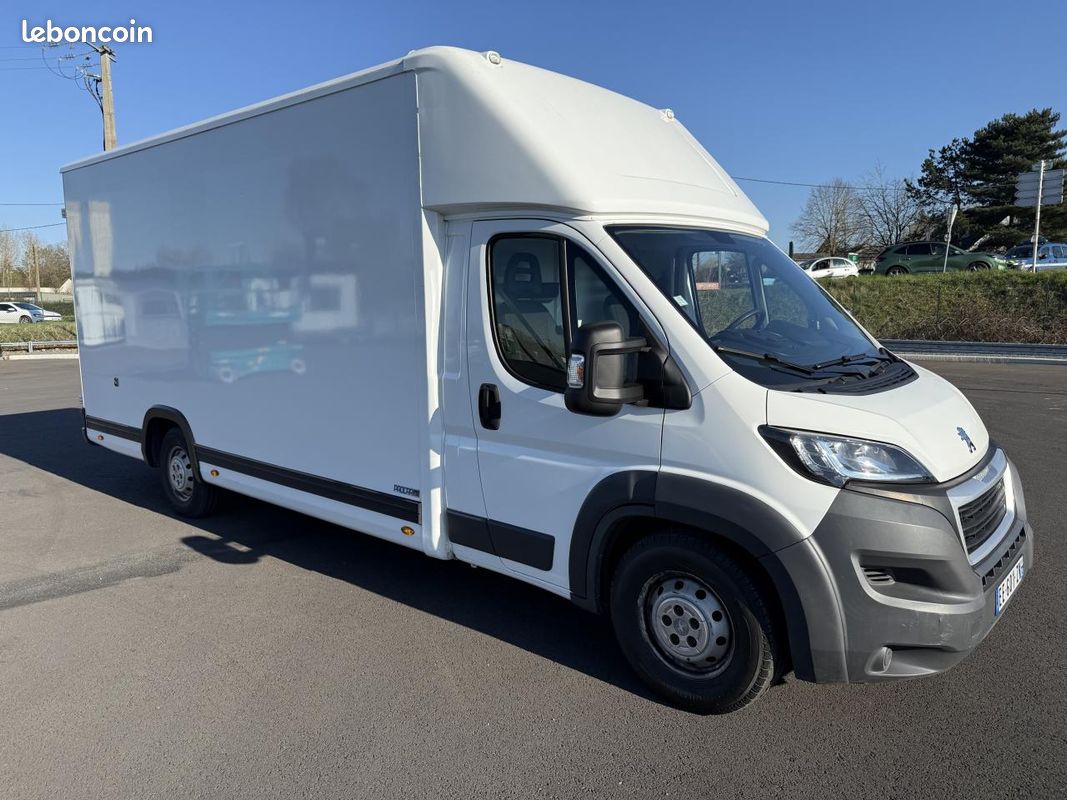 PEUGEOT BOXER 3.0HDI180 planché cabine Procar Lux 22m3 - Moteur Iveco distribution par chaîne (image 1)