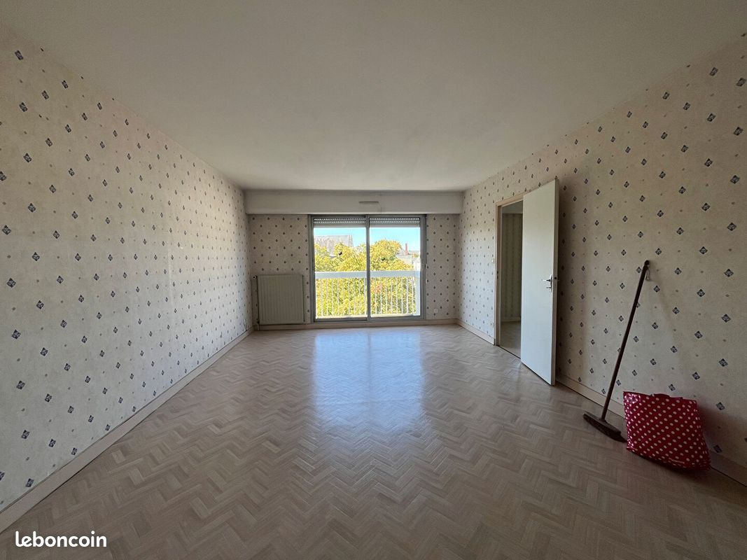 Appartement 3 pièces 73 m² · à Châtellerault · 73 m² · 685 €/mois