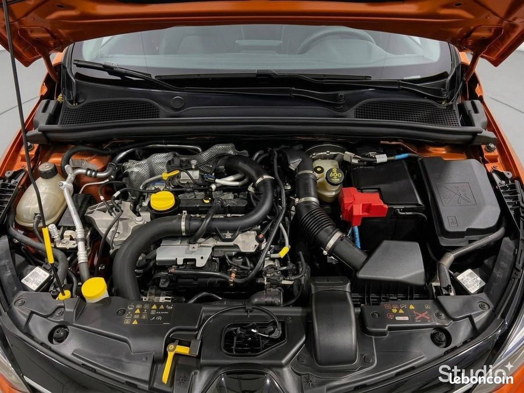 RENAULT Clio TCe 90 Techno (image 8)