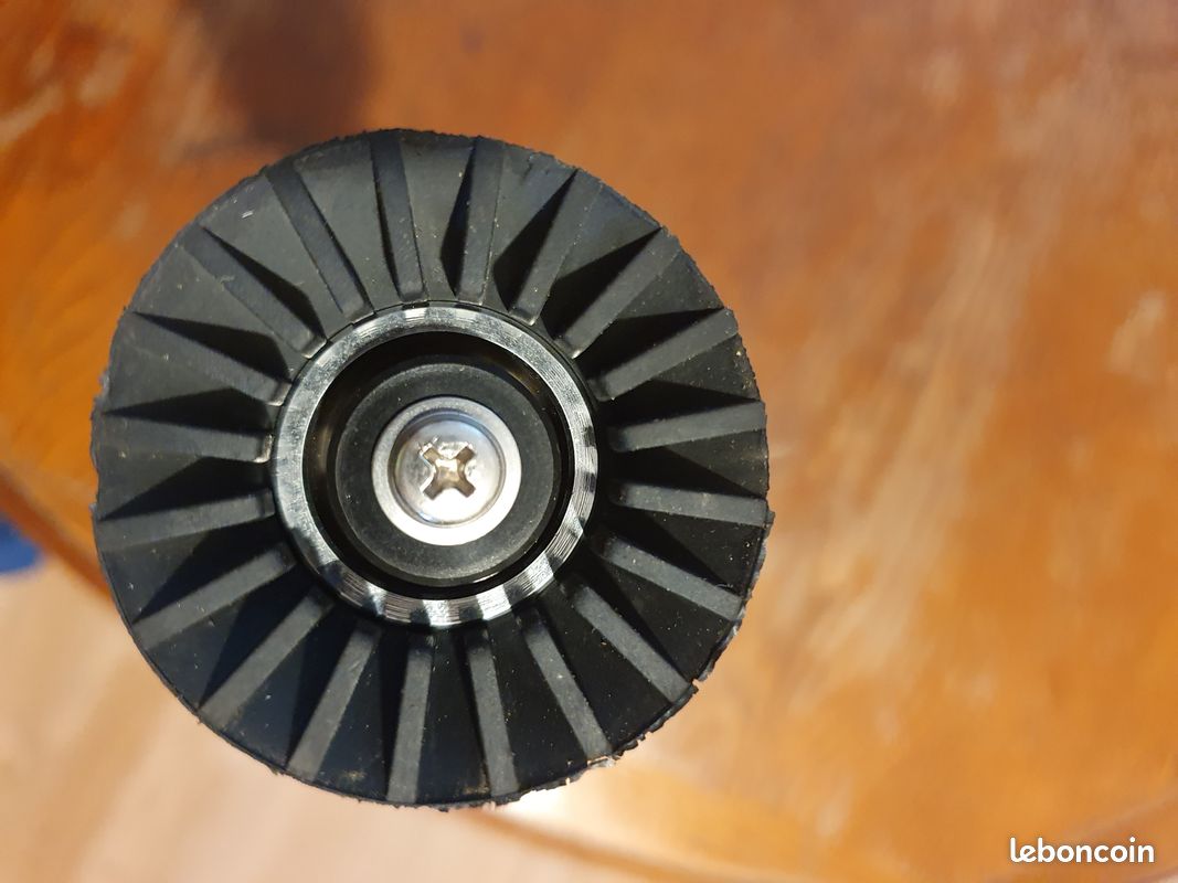Lance 10C (image 2)
