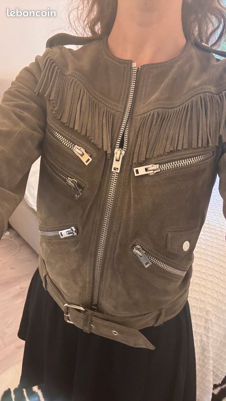 Veste The Kooples en daim avec franges – esprit rock chic Vêtements