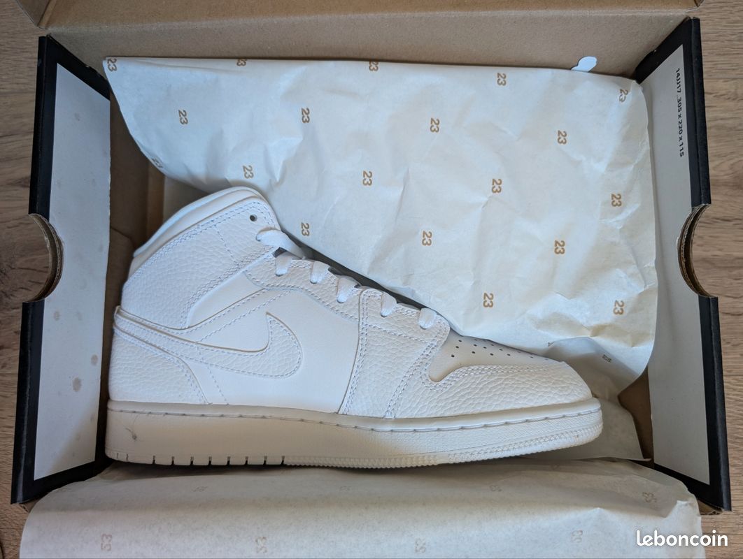 Chaussures Jordan, Nike, puma et Adidas Chaussures