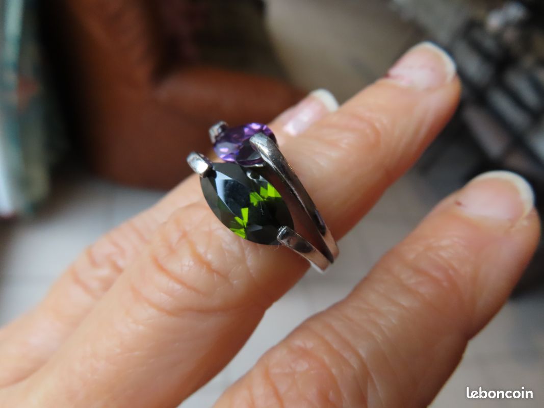Bague Argent Massif Ajourée Avec Améthystes Et Péridots - Taille 55/56, Occasion