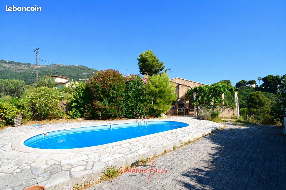 Maison 4 pièces 130 m² · à Carros · 130 m² · 619 000 €