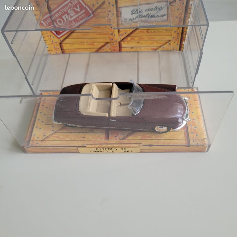 Miniature Citroën DS 19 Cabriolet 1963 - Norev 1/43 - Bordeaux - Neuf Sous Blister