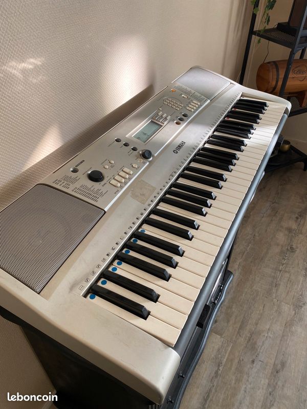 Piano avec meuble support (image 2)