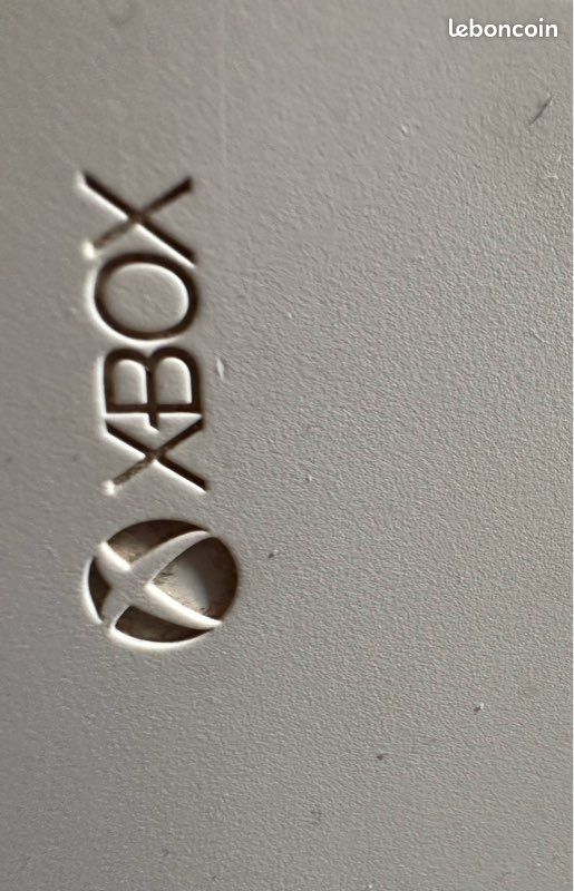Xbox One S (image 7)