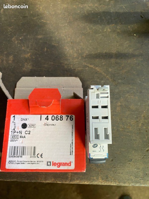 4 disjoncteurs C2 mono Legrand (image 3)